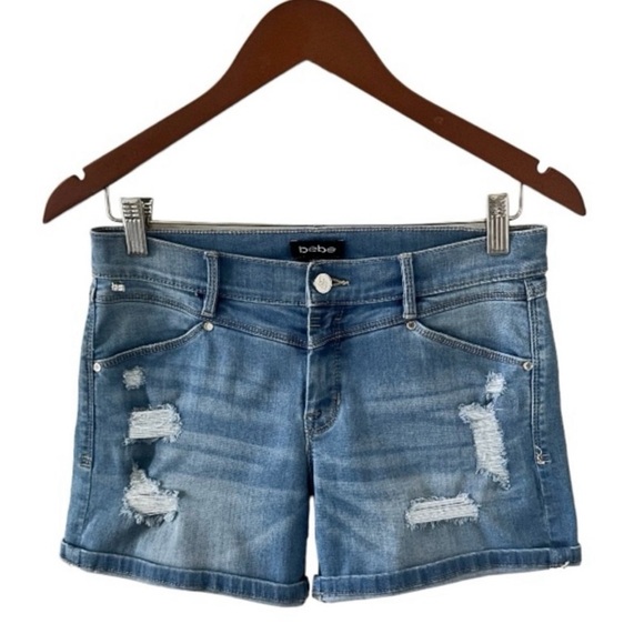 Bebe Light Wash Rolled Cuff Boyfriend Denim Shorts Size 27 - Picture 1 of 6